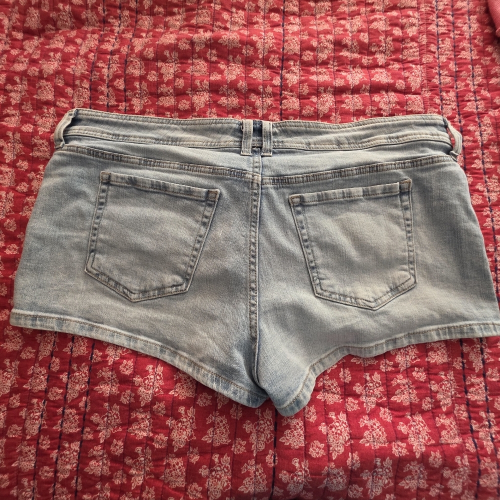 Aeropostale "Vintage Style Low Rise" Denim Shorty, Size 16 - Picture 2 of 3